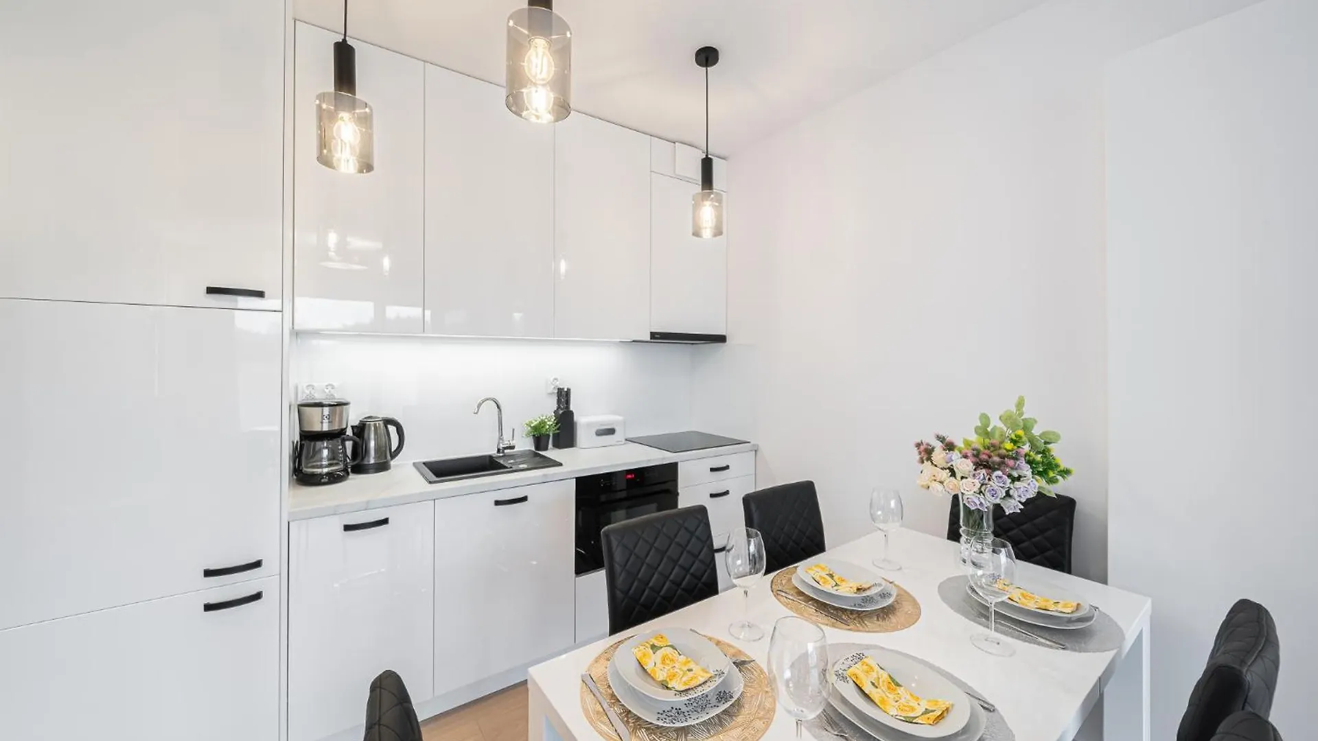 Lulu Apartments - Finn - Apartament 3Pokojowy Polanki Aqua, Basen Silownia I Garaz W Cenie Kolobrzeg 0*,  Poland